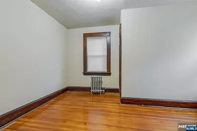 619 Maitland Avenue, Teaneck Township, NJ 07666 - Photo 12