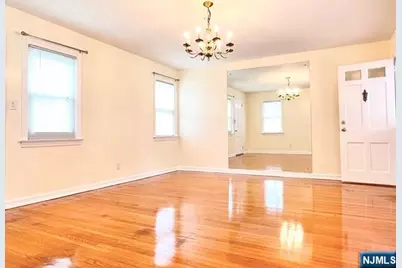 846 E Glen Avenue, Ridgewood, NJ 07450 - Photo 4