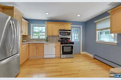 246 Highland Avenue, River Vale Township, NJ 07675 - Photo 12