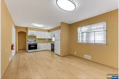 36 Benton Road, Paramus, NJ 07652 - Photo 10