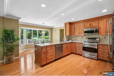 288 Wales Avenue, River Edge, NJ 07661 - Photo 14
