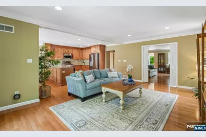 288 Wales Avenue, River Edge, NJ 07661 - Photo 24