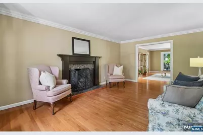 288 Wales Avenue, River Edge, NJ 07661 - Photo 10