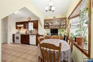520 Dewey Ave, Cliffside Park, NJ 07010 - Photo 12
