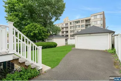 520 Dewey Avenue, Cliffside Park, NJ 07010 - Photo 22