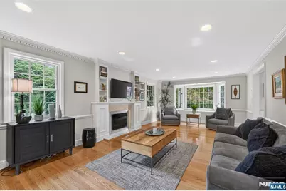 241 Avondale Road, Ridgewood, NJ 07450 - Photo 4
