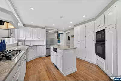 241 Avondale Road, Ridgewood, NJ 07450 - Photo 10