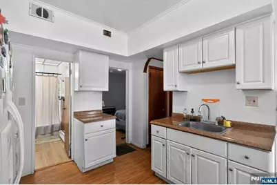 11 Yereance Avenue, Clifton, NJ 07106 - Photo 4