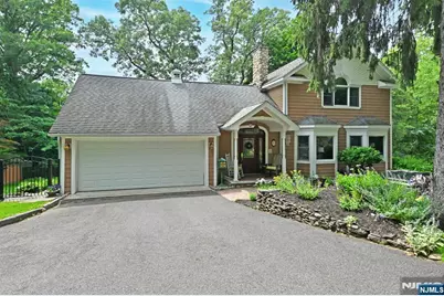8 Myrtle Street, Montvale, NJ 07645 - Photo 2