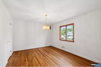 346 E Woodland Road, New Milford, NJ 07646 - Photo 10