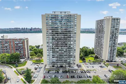 6 Horizon 602 #602, Fort Lee, NJ 07024 - Photo 4