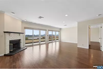300 Gorge Road 57 #57, Cliffside Park, NJ 07010 - Photo 12