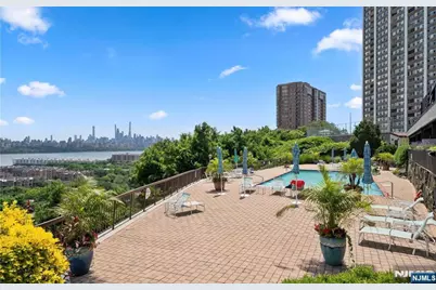 300 Gorge Road 57 #57, Cliffside Park, NJ 07010 - Photo 26