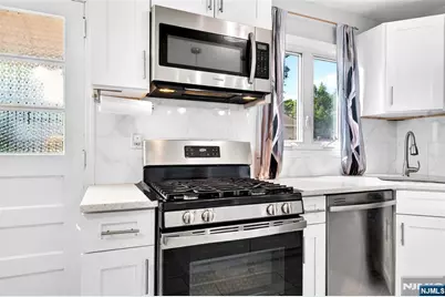 166 Pleasant Avenue, Bergenfield, NJ 07621 - Photo 14