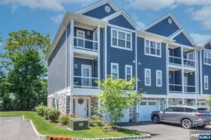 8 Deans Ct, Fairfield, NJ 07004 - Photo 2