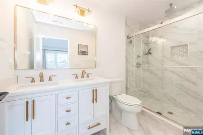 8 Deans Court, Fairfield, NJ 07004 - Photo 18