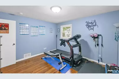 550 Englewood Avenue, Teaneck Township, NJ 07666 - Photo 20