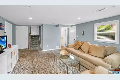 550 Englewood Avenue, Teaneck Township, NJ 07666 - Photo 30