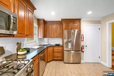 550 Englewood Avenue, Teaneck Township, NJ 07666 - Photo 14