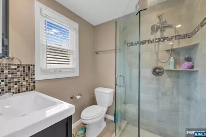 550 Englewood Avenue, Teaneck Township, NJ 07666 - Photo 28