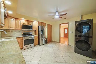 20 Shetland Lane, Palisades Park, NJ 07650 - Photo 12