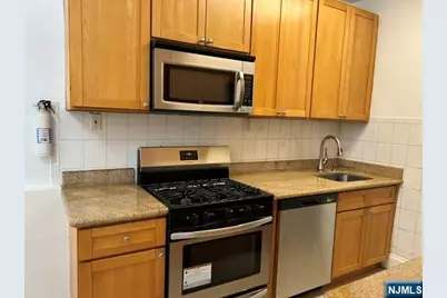 7427 Boulevard East A #a, North Bergen, NJ 07047 - Photo 10