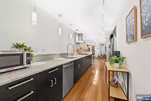 565 Jersey Ave 1, Jersey City, NJ 07302 - Photo 6