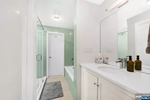 565 Jersey Ave 1, Jersey City, NJ 07302 - Photo 24