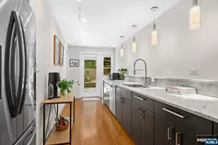 565 Jersey Ave 1, Jersey City, NJ 07302 - Photo 4