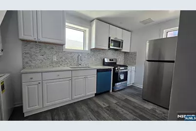 1624 Center Avenue 2nd Floor #2nd Floor, Fort Lee, NJ 07024 - Photo 8