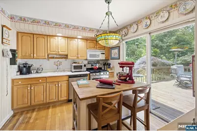 507 Terhune Terrace, Wyckoff Township, NJ 07481 - Photo 10