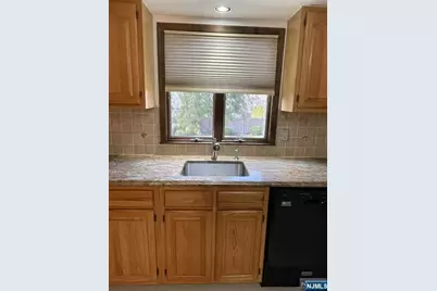 535 Hillside Avenue 1 #1, Palisades Park, NJ 07650 - Photo 12