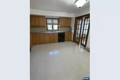 535 Hillside Avenue 1 #1, Palisades Park, NJ 07650 - Photo 8
