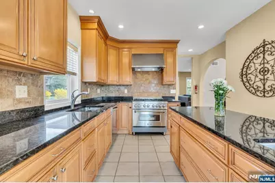467 Summit, Hackensack, NJ 07601 - Photo 16
