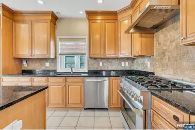 467 Summit, Hackensack, NJ 07601 - Photo 14