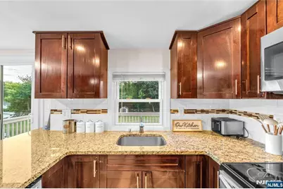 80 E Century Road 2 #2, Paramus, NJ 07652 - Photo 2
