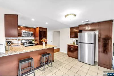 80 E Century Road 2 #2, Paramus, NJ 07652 - Photo 4