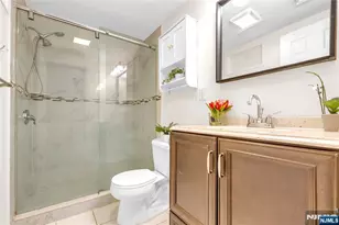 80 E Century Road 2, Paramus, NJ 07652 - Photo 10
