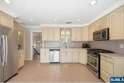 376 Lakeview Drive, Wyckoff Township, NJ 07481 - Photo 14