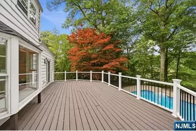 376 Lakeview Drive, Wyckoff Township, NJ 07481 - Photo 32
