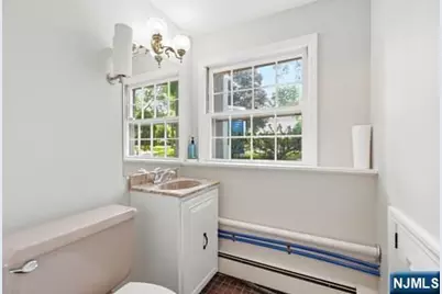 376 Lakeview Drive, Wyckoff Township, NJ 07481 - Photo 28