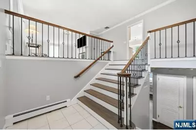 376 Lakeview Drive, Wyckoff Township, NJ 07481 - Photo 8