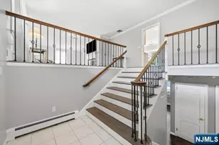 376 Lakeview Dr, Wyckoff Township, NJ 07481 - Photo 8