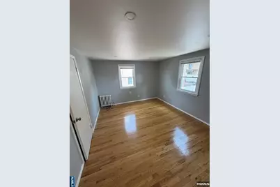 811 Pleasantview Terrace, Ridgefield, NJ 07657 - Photo 6