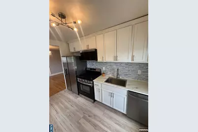 811 Pleasantview Terrace, Ridgefield, NJ 07657 - Photo 2