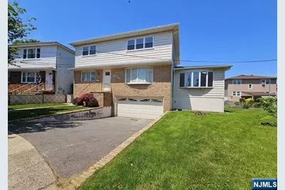 22 Kennedy Court 2 #2, Lyndhurst Township, NJ 07071 - Photo 2