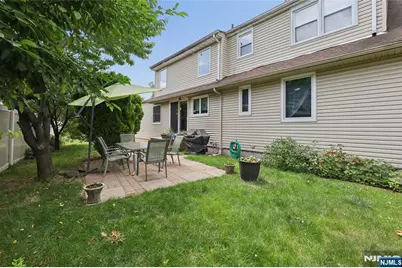 17 River Drive, Elmwood Park, NJ 07407 - Photo 8