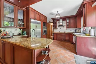 17 River Dr, Elmwood Park, NJ 07407 - Photo 2