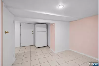 526 E 25th Street, Paterson, NJ 07514 - Photo 20