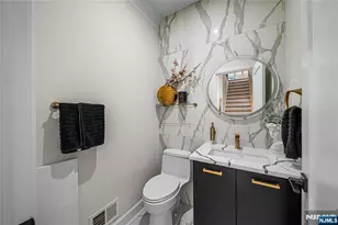 25 Knox Ave, Cliffside Park, NJ 07010 - Photo 14